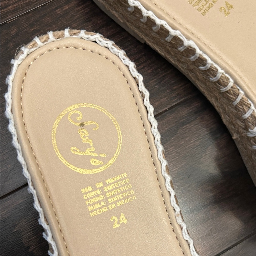 Stylish Cream Fringe Slide Sandals with jeweled eye 👁️ NWOT - Picture 6 of 8